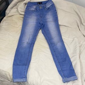 Medium light blue jeans! Ankle cut